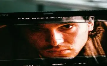 نامه‌های مجری تلویزیون اسرار عجیبی را فاش کرد+عکس