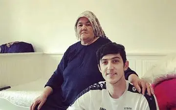 سردار آزمون و خاله اش در روسیه! + عکس