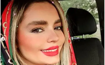 سپیده خداوردی با لباس خوشرنگ / ست مانتو شال و کیف برند ! + عکس 