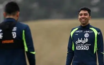 از تهدید به نیمکت نشینی تا قرارداد داخلی ستاره استقلال با پرسپولیس 