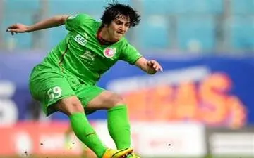 پدر مهاجم ایرانی: چرا باید قرارداد ۱۰ ساله ببندیم؟