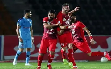  شیرینی کار، قهرمانی پرسپولیس با اختلاف امتیاز زیاد است/ فقط ۵۰ درصد توانایی عبدی را دیده‌اید 