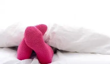 فوائد خوابیدن با جوراب