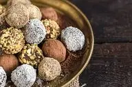 طرز تهیه دسر خرمایی | میان‌وعده‌ای مقوی، سریع و فوق‌العاده خوش‌طعم
