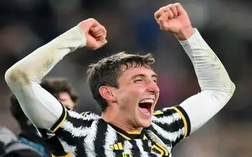 کامبیاسو: شیرین‌ترین کارت زرد عمرم را گرفتم
