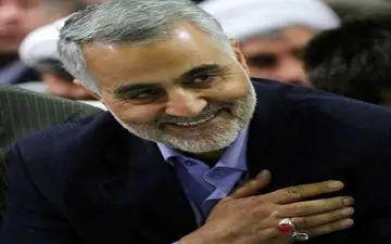 بوسیدن پیشانی خبرنگار توسط سردار سلیمانی +فیلم 