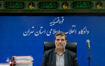 نماینده دادستان: متهم از محل واردات تلفن همراه سود نامشروع ۱۳میلیارد تومانی داشته است