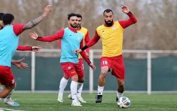 روزبه در محاصره استقلالی‌های سابق(عکس)