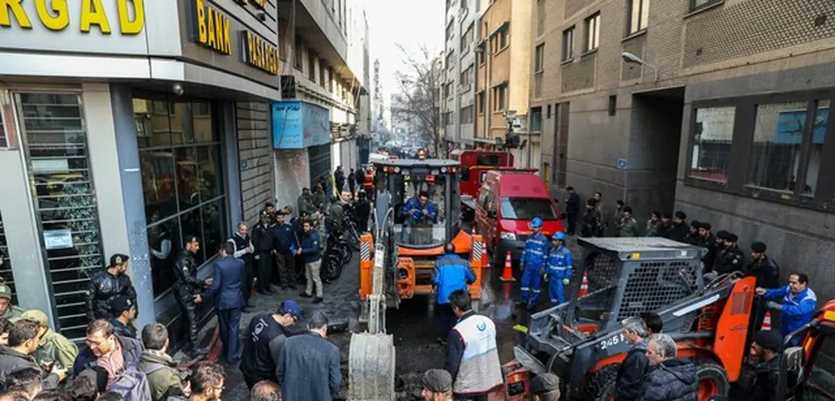 مصدومیت ۱۲ نفر در آتش سوزی ساختمان برق حرارتی وزارت نیرو