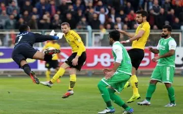 برتری سپاهان مقابل ماشین سازی در نیمه اول