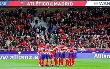 چاقو کشی در فوتبال؛ هوادار بی گناه تا سر حد مرگ چاقو خورد+عکس