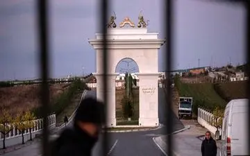 اولویت استفاده از واکسن خارجی با «سالمندان تیرانا نشین» است