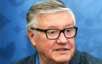 زنیت برای فروش سردار عجله نکند