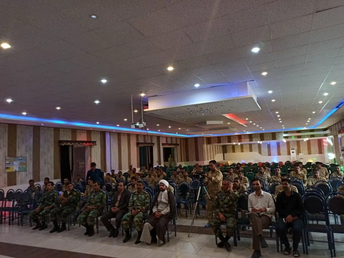 برگزاری محفل انس با قرآن و ضیافت افطاری ویژه سربازان وظیفه تیپ ۷۱ مکانیزه سرپل ذهاب +تصاویر