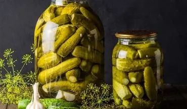 طرز تهیه خیارشور لهستانی ترد و ماندگار بدون کپک