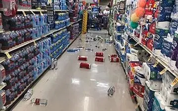 
لحظه وقوع زلزله در کالیفرنیا + فیلم 