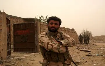 دیدار سردار سلیمانی با خانواده شهید مرتضی حسین‌پور +فیلم