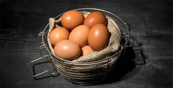 تخم مرغ برای روشن کردن پوست نوزاد