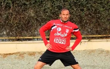 غیبت مدافع مغضوب قلعه‌نویی در تمرین تراکتور