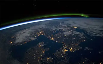 زمین از نگاه ایستگاه فضایی + فیلم