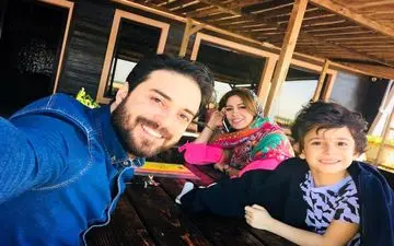 تصویری از «خانواده زیبای» خواننده پاپ