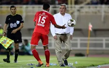 اینکه در هفته سوم آن اتفاقات در بازی ما رخ می‌دهد عجیب است/ از فدراسیون انتظار دارم اقدامی انجام دهد