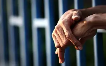  فریب بزرگ پشت نقاب طلایی+جزئیات