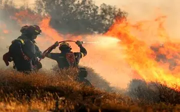 فاجعه در خراسان شمالی؛ ۱۰۰ امدادگر در نبرد نفس‌گیر با شعله‌های سرکش جنگل‌های هاور!