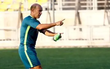 روی دو اشتباه گل خوردیم/ باید همه بازیکنانم را بشناسم 