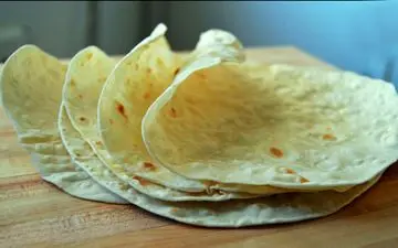 آموزش تهیه نان خانگی برای سحری: طعمی اصیل و مقوی