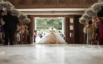 لباس عروس هایی که قیمتشان شما را شوکه می کند| سلبریتی هایی که گرانترین لباس عروس دنیا را پوشیدند