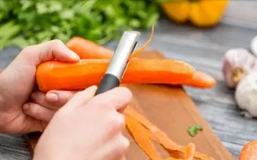 4 سبزی که نباید قبل از خوردن پوست آنها را جدا کنید