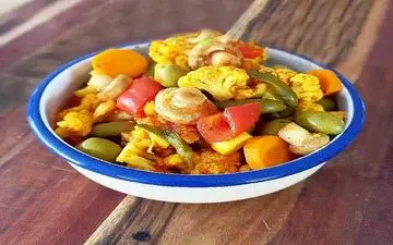 ترشی یونانی با طعمی فوق العاده رو این طوری درست کن