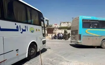 خروج بیش از هزار تروریست جیش الاسلام از دوما در سوریه 