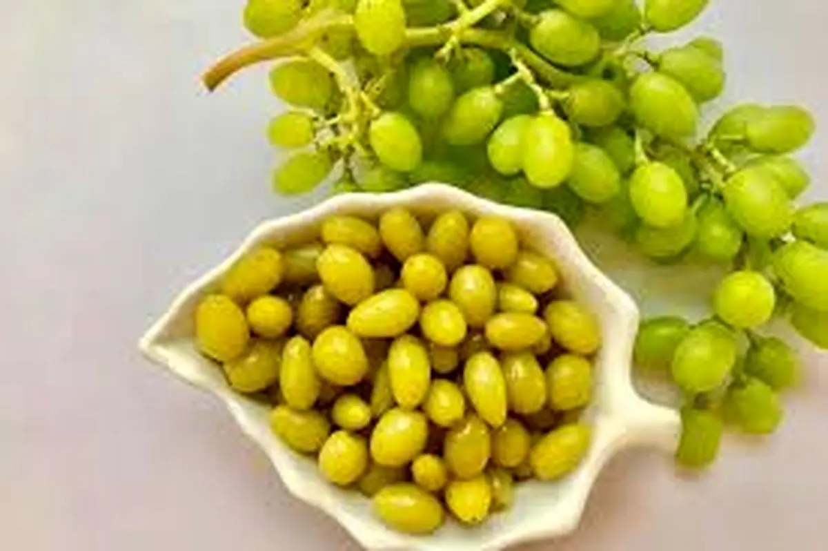 ترشی غوره خیلی دلبره حتما امتحانش کن!