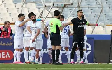 استقلال با شکست مقابل گل‌گهر به رختکن رفت +فیلم گل 