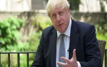 اعتراف جانسون به اشتباهات دولت انگلیس در ماه‌های اول شیوع کرونا
