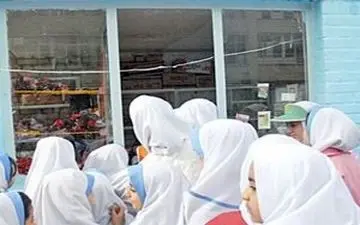 ماجرای عجیب قرص‌های مخفی در کیک‌های دانش‌آموزان 