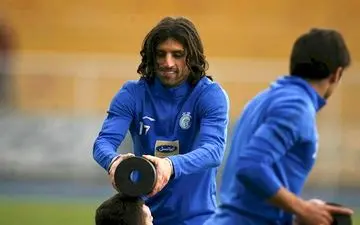 توافق حاصل نشد/بازیکن استقلال به کشورش بازگشت!