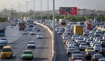 ترافیک سنگین در آزادراه‌های البرز / انسداد مسیر تهران–شمال و جاده چالوس ادامه دارد