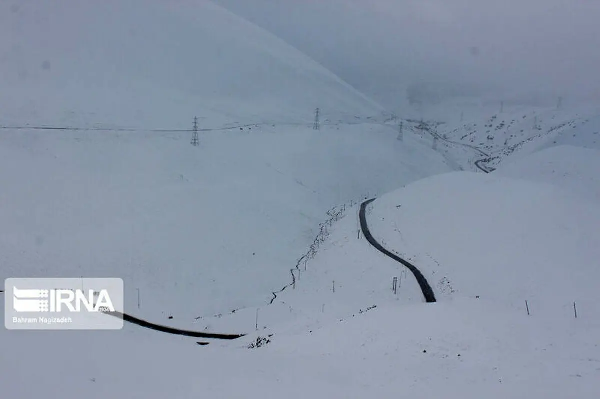 گرفتار شدن آفرودسواران در برف گردنه بیژن سمیرم