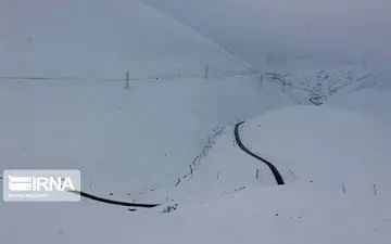 گرفتار شدن آفرودسواران در برف گردنه بیژن سمیرم