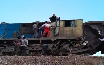 برخورد لوکوموتیو با واگن قطار در اردکان یزد ۲ مصدوم برجا گذاشت