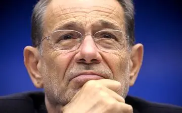 خاویر سولانا : تحریم ظریف یک اشتباه بزرگ است