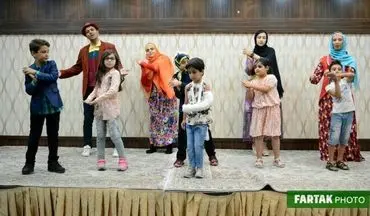 اجرای برنامه‌های شاد و با نشاط برای کودکان و نوجوانان توسط عمو احسان و خاله مهسان