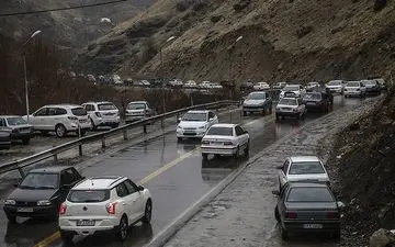 ریزش سنگ در محور کرج-چالوس جزیی بود/ محور هم اکنون باز است 