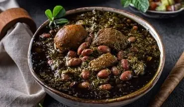 تلخی قورمه سبزی را چطور بگیریم؟! (5 راه فوری + ترفند قدیمی مادربزرگ‌ها!)