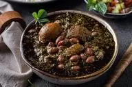 تلخی قورمه سبزی را چطور بگیریم؟! (5 راه فوری + ترفند قدیمی مادربزرگ‌ها!)