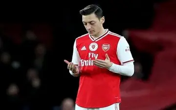 مسوت اوزیل دست به کاری خیرخواهانه زد