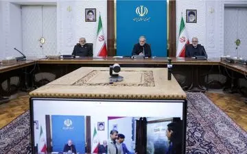 افتتاح فاز نخست نیروگاه خورشیدی فولاد مبارکه اصفهان توسط پزشکیان